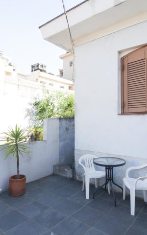Casa à venda com 280m², 2 quartos e 3 vagas Casa à venda com 280m², 2 quartos e 3 vagasCasa 3