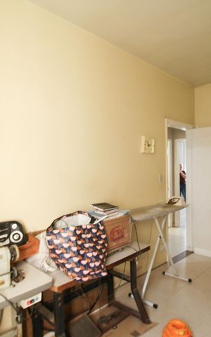 Casa à venda com 280m², 2 quartos e 3 vagas Casa à venda com 280m², 2 quartos e 3 vagasCasa 1