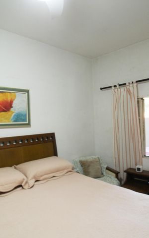 Casa à venda com 280m², 2 quartos e 3 vagas Casa à venda com 280m², 2 quartos e 3 vagasCasa 2
