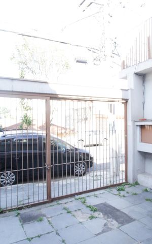 Casa à venda com 280m², 2 quartos e 3 vagas Casa à venda com 280m², 2 quartos e 3 vagasCasa 3