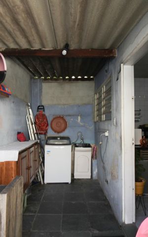Casa à venda com 280m², 2 quartos e 3 vagas Casa à venda com 280m², 2 quartos e 3 vagasCasa 2