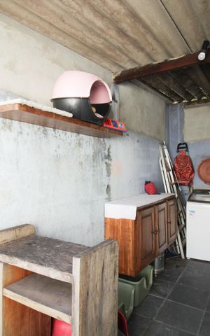 Casa à venda com 280m², 2 quartos e 3 vagas Casa à venda com 280m², 2 quartos e 3 vagasCasa 2