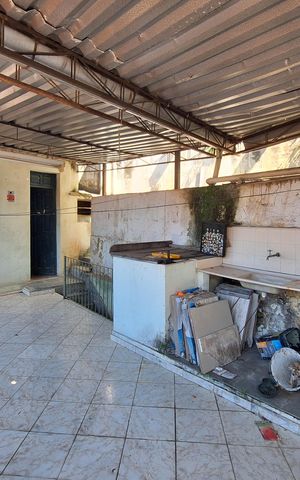 Casa à venda com 400m², 4 quartos e 1 vaga Casa à venda com 400m², 4 quartos e 1 vagaTerraço