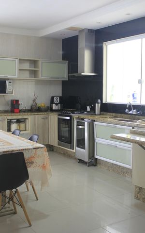 Casa para alugar com 156m², 3 quartos e 1 vagaCozinha 