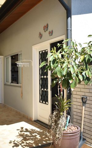 Casa de condomínio à venda com 245m², 4 quartos e 4 vagasÉdicula
