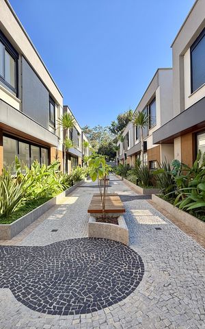 Casa de condomínio à venda com 466m², 4 quartos e 4 vagas Casa de condomínio à venda com 466m², 4 quartos e 4 vagasÁrea Comum