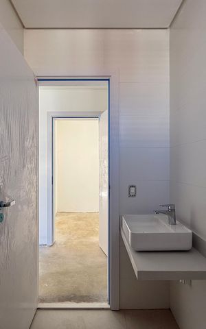 Casa de condomínio à venda com 466m², 4 quartos e 4 vagas Casa de condomínio à venda com 466m², 4 quartos e 4 vagasBanheiro Suíte 3