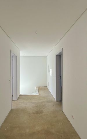 Casa de condomínio à venda com 466m², 4 quartos e 4 vagas Casa de condomínio à venda com 466m², 4 quartos e 4 vagasCorredor Suítes