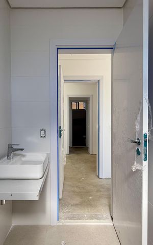 Casa de condomínio à venda com 466m², 4 quartos e 4 vagas Casa de condomínio à venda com 466m², 4 quartos e 4 vagasBanheiro Suíte 1