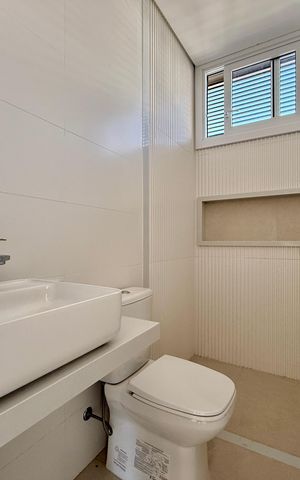Casa de condomínio à venda com 466m², 4 quartos e 4 vagas Casa de condomínio à venda com 466m², 4 quartos e 4 vagasBanheiro Suíte 3