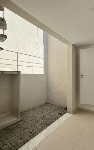 Casa de condomínio à venda com 466m², 4 quartos e 4 vagas Casa de condomínio à venda com 466m², 4 quartos e 4 vagasÁrea de Serviço