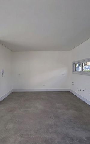 Casa de condomínio à venda com 466m², 4 quartos e 4 vagas Casa de condomínio à venda com 466m², 4 quartos e 4 vagasCozinha