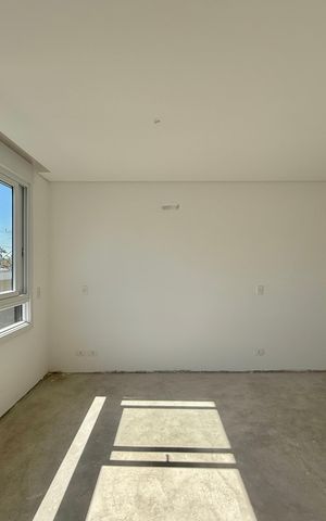 Casa de condomínio à venda com 466m², 4 quartos e 4 vagas Casa de condomínio à venda com 466m², 4 quartos e 4 vagasSuíte 2