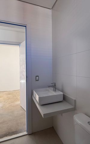 Casa de condomínio à venda com 466m², 4 quartos e 4 vagas Casa de condomínio à venda com 466m², 4 quartos e 4 vagasBanheiro Suíte 3