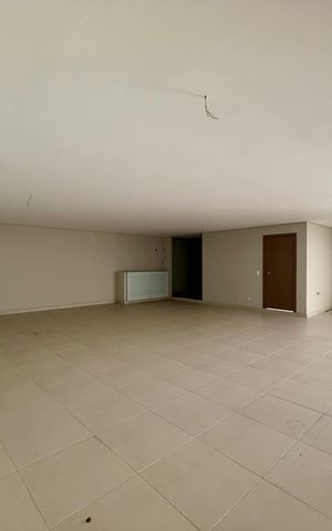 Casa de condomínio à venda com 466m², 4 quartos e 4 vagas Casa de condomínio à venda com 466m², 4 quartos e 4 vagasGaragem