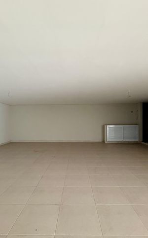 Casa de condomínio à venda com 466m², 4 quartos e 4 vagas Casa de condomínio à venda com 466m², 4 quartos e 4 vagasGaragem
