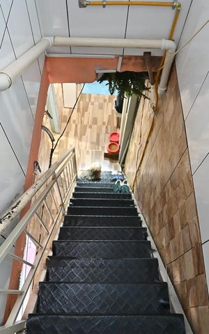 Casa à venda com 45m², 2 quartos e sem vagaEscada