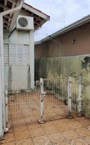 Casa à venda com 85m², 2 quartos e 3 vagas