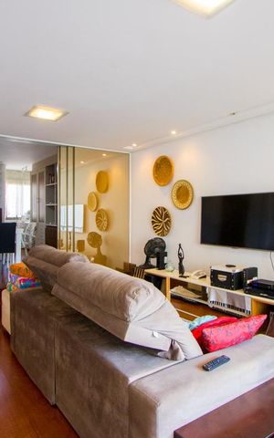 Apartamento à venda com 180m², 3 quartos e 2 vagas Apartamento à venda com 180m², 3 quartos e 2 vagasSala de estar