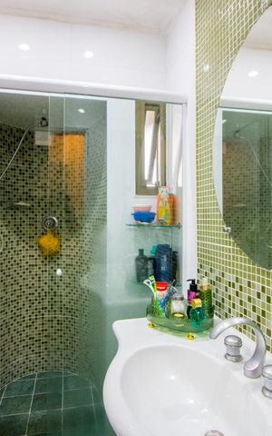 Apartamento à venda com 180m², 3 quartos e 2 vagas Apartamento à venda com 180m², 3 quartos e 2 vagasBanheiro social
