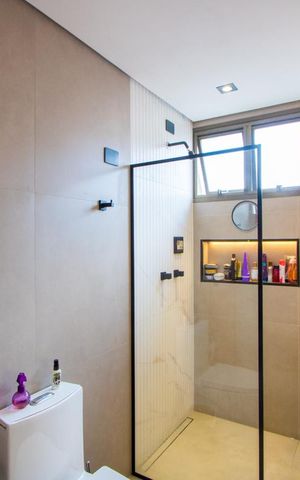 Apartamento à venda com 180m², 3 quartos e 2 vagas Apartamento à venda com 180m², 3 quartos e 2 vagasBanheiro da Suíte