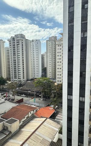 Apartamento à venda com 131m², 2 quartos e 1 vaga Apartamento à venda com 131m², 2 quartos e 1 vagaVista da sala