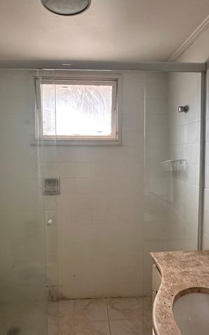Apartamento à venda com 131m², 2 quartos e 1 vaga Apartamento à venda com 131m², 2 quartos e 1 vagaBanheiro da suíte