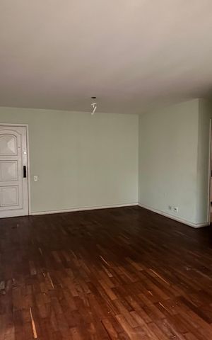 Apartamento à venda com 131m², 2 quartos e 1 vaga Apartamento à venda com 131m², 2 quartos e 1 vagaSala