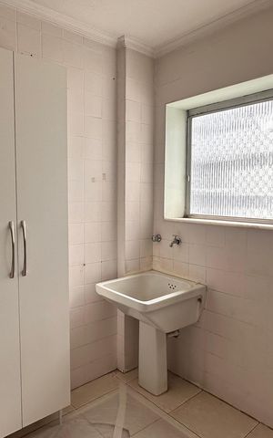 Apartamento à venda com 131m², 2 quartos e 1 vaga Apartamento à venda com 131m², 2 quartos e 1 vagaÁrea de serviço