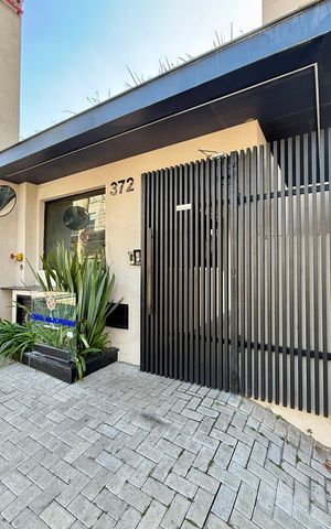 Apartamento para alugar com 49m², 2 quartos e 1 vaga Apartamento para alugar com 49m², 2 quartos e 1 vagaFachada