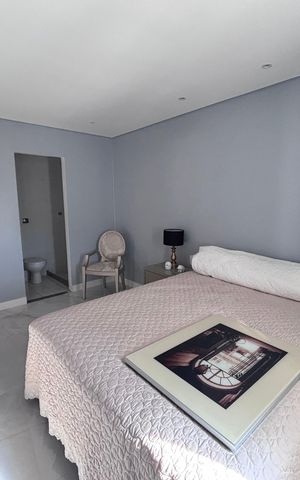 Apartamento à venda com 218m², 4 quartos e 2 vagas Apartamento à venda com 218m², 4 quartos e 2 vagasQuarto 3