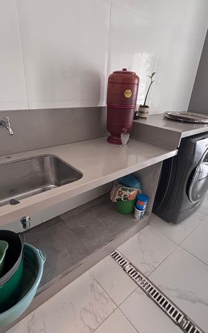 Apartamento à venda com 218m², 4 quartos e 2 vagas Apartamento à venda com 218m², 4 quartos e 2 vagasÁrea de Serviço