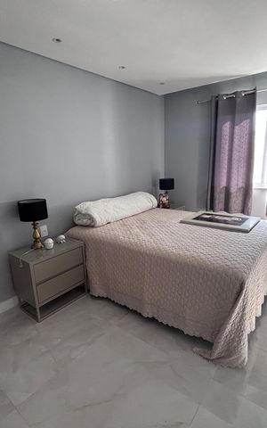 Apartamento à venda com 218m², 4 quartos e 2 vagas Apartamento à venda com 218m², 4 quartos e 2 vagasQuarto 3