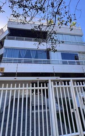 Apartamento à venda com 218m², 4 quartos e 2 vagas Apartamento à venda com 218m², 4 quartos e 2 vagasFachada