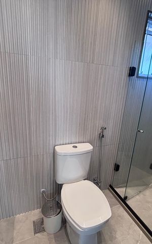 Apartamento à venda com 218m², 4 quartos e 2 vagas Apartamento à venda com 218m², 4 quartos e 2 vagasBanheiro do Quarto 1
