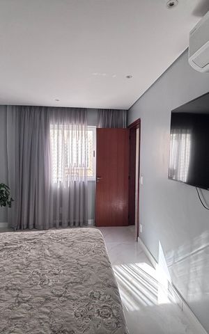 Apartamento à venda com 218m², 4 quartos e 2 vagas Apartamento à venda com 218m², 4 quartos e 2 vagasQuarto 1
