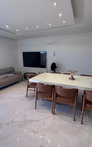 Apartamento à venda com 218m², 4 quartos e 2 vagas Apartamento à venda com 218m², 4 quartos e 2 vagasSala