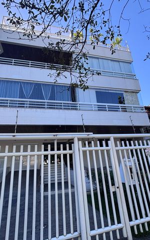 Apartamento à venda com 218m², 4 quartos e 2 vagas Apartamento à venda com 218m², 4 quartos e 2 vagasFachada