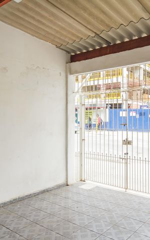 Casa à venda com 100m², 3 quartos e 1 vaga Casa à venda com 100m², 3 quartos e 1 vagaGaragem