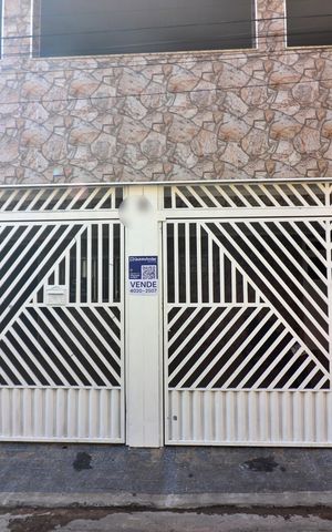 Casa à venda com 279m², 6 quartos e 2 vagasFachada