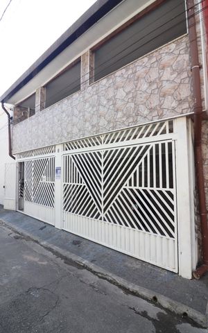 Casa à venda com 279m², 6 quartos e 2 vagasFachada
