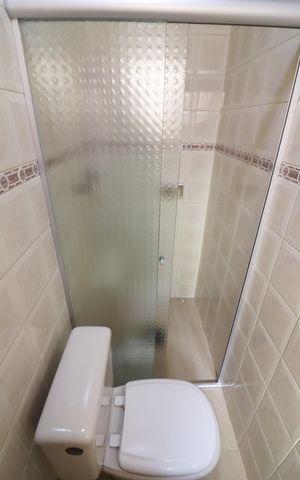 Casa à venda com 279m², 6 quartos e 2 vagasQuarto 1 - Suíte Banheiro 