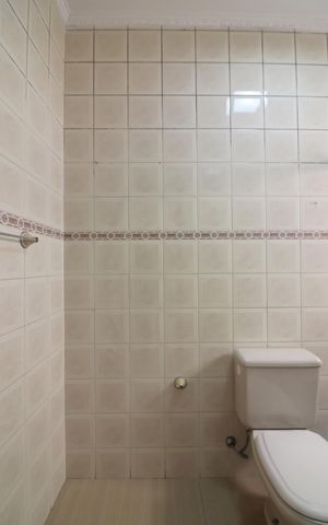 Casa à venda com 279m², 6 quartos e 2 vagasQuarto 2 - Suíte Banheiro
