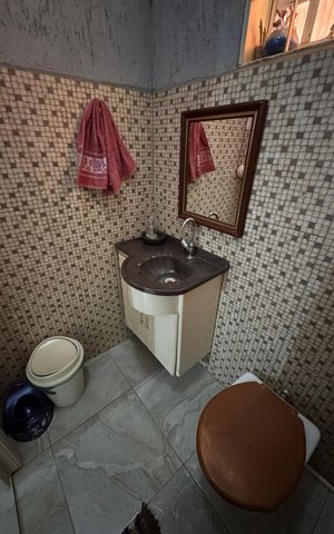 Casa à venda com 400m², 4 quartos e 5 vagas Casa à venda com 400m², 4 quartos e 5 vagasBanheiro