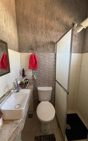 Casa à venda com 400m², 4 quartos e 5 vagas Casa à venda com 400m², 4 quartos e 5 vagasBanheiro da Suíte 2