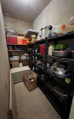 Casa à venda com 400m², 4 quartos e 5 vagas Casa à venda com 400m², 4 quartos e 5 vagasDespensa