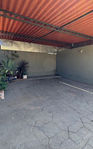 Casa à venda com 400m², 4 quartos e 5 vagas Casa à venda com 400m², 4 quartos e 5 vagasGaragem