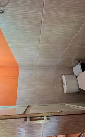 Casa à venda com 400m², 4 quartos e 5 vagas Casa à venda com 400m², 4 quartos e 5 vagasBanheiro 2