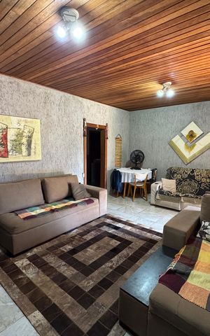 Casa à venda com 400m², 4 quartos e 5 vagas Casa à venda com 400m², 4 quartos e 5 vagasSala