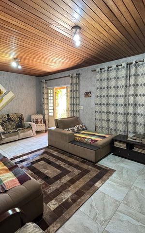 Casa à venda com 400m², 4 quartos e 5 vagas Casa à venda com 400m², 4 quartos e 5 vagasSala